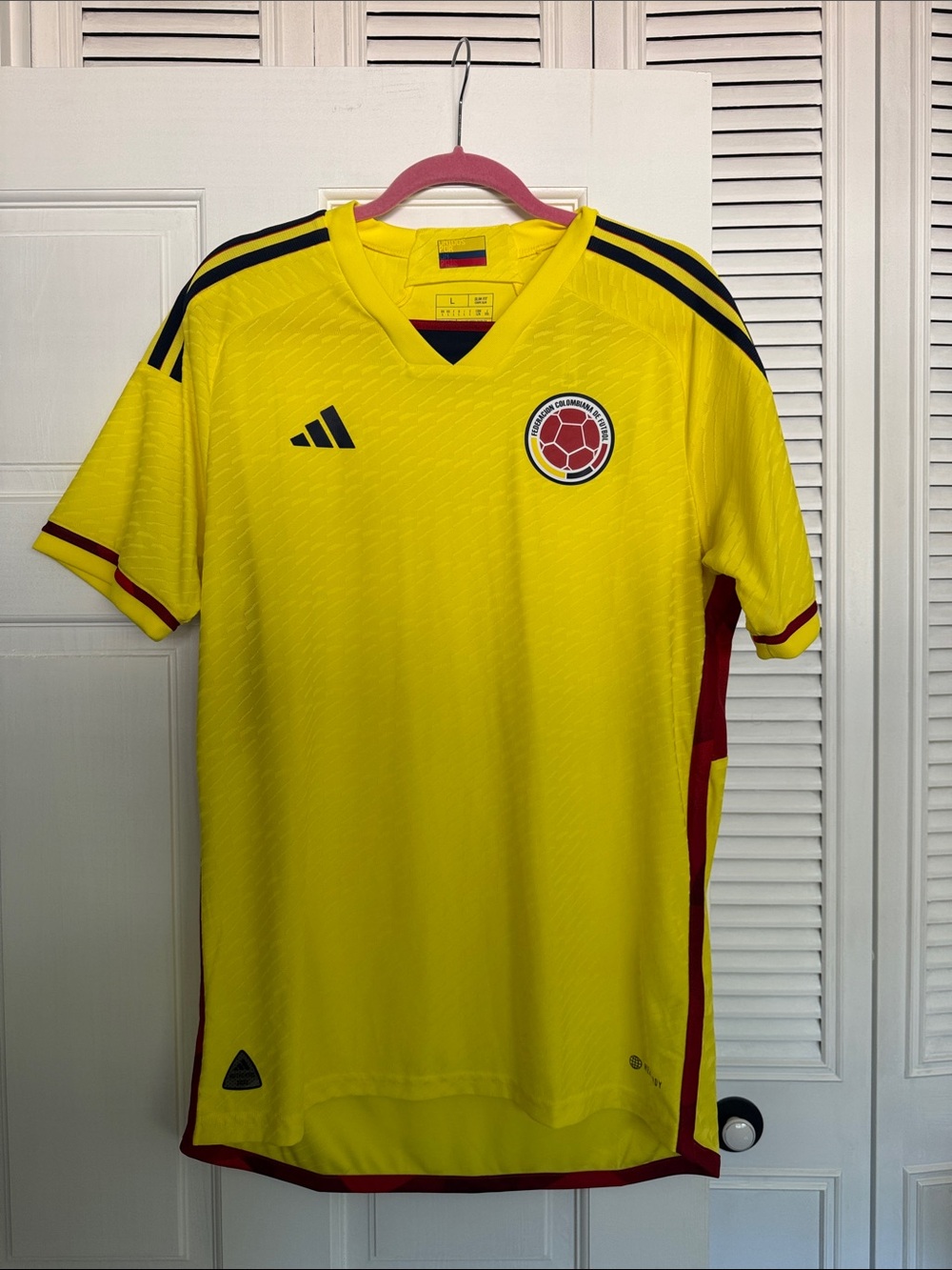 Adidas 2022 Colombia Home Jersey NWT SIZE L